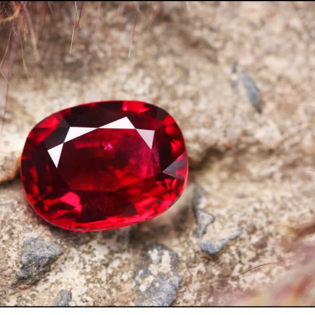 โกเมน (Garnet)